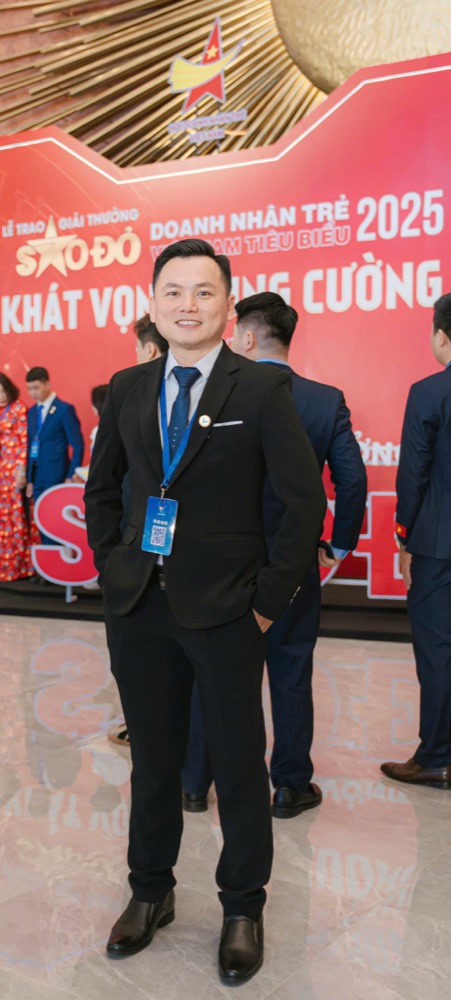 Benny, Deputy Director of VNGroup Tourist