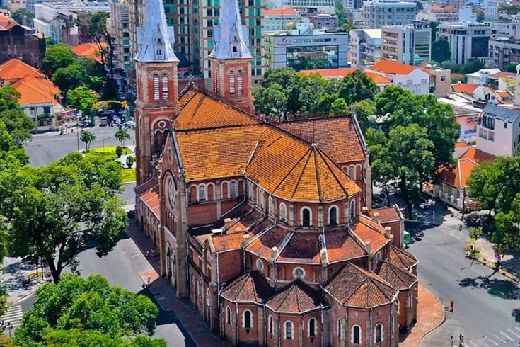Ho Chi Minh City - A vibrant Journey - Haflday Tour (Luxury Small Group)