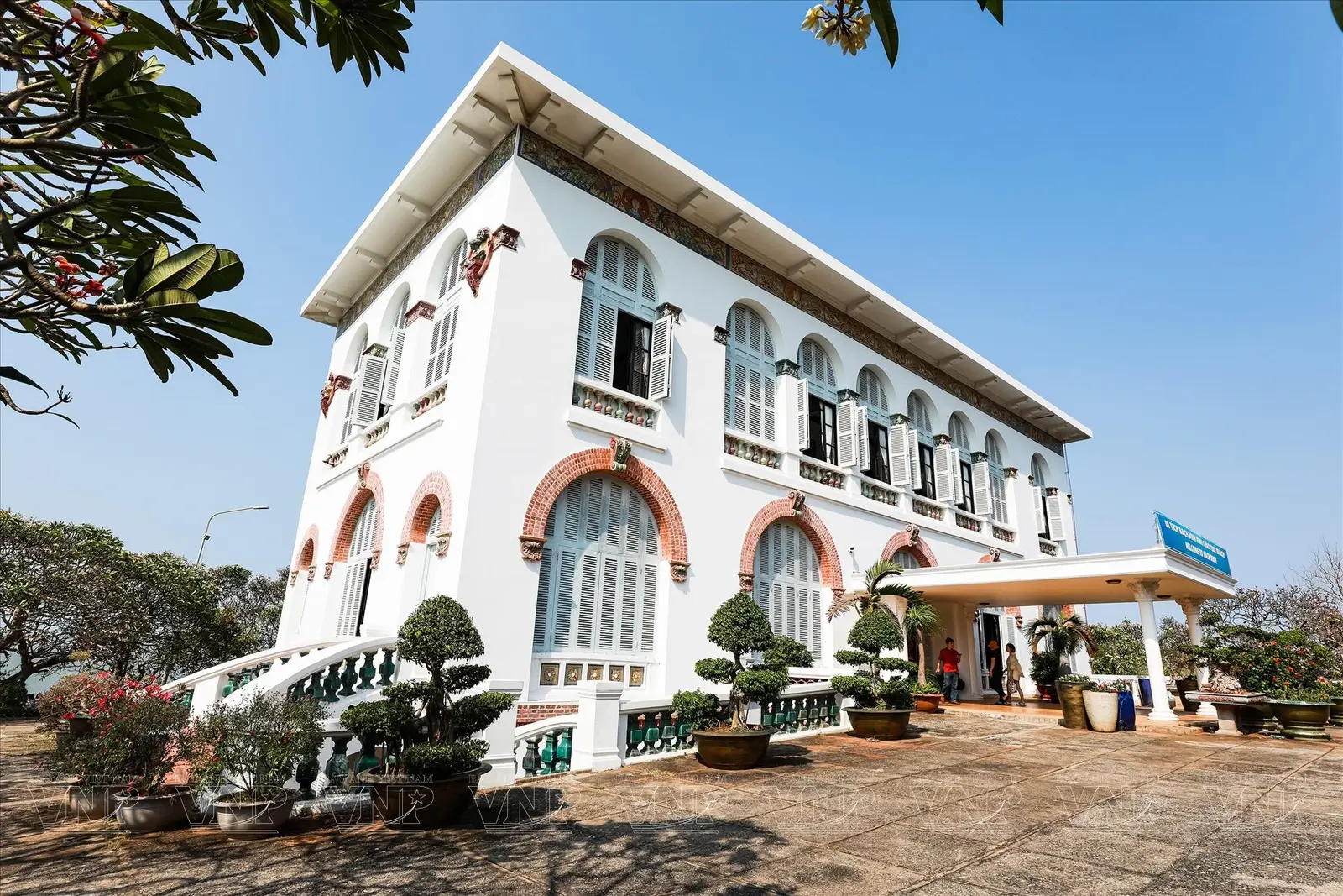 Long Tan – Australian Base Nowadays Full Day Luxury Group Tour